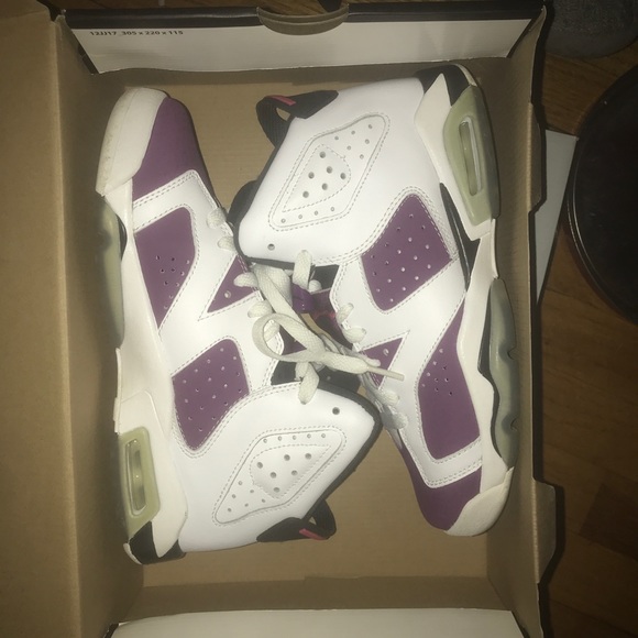 Nike Airforce, Jordan 6’s, Griffey’s, Jordan 11’s - Picture 2 of 4